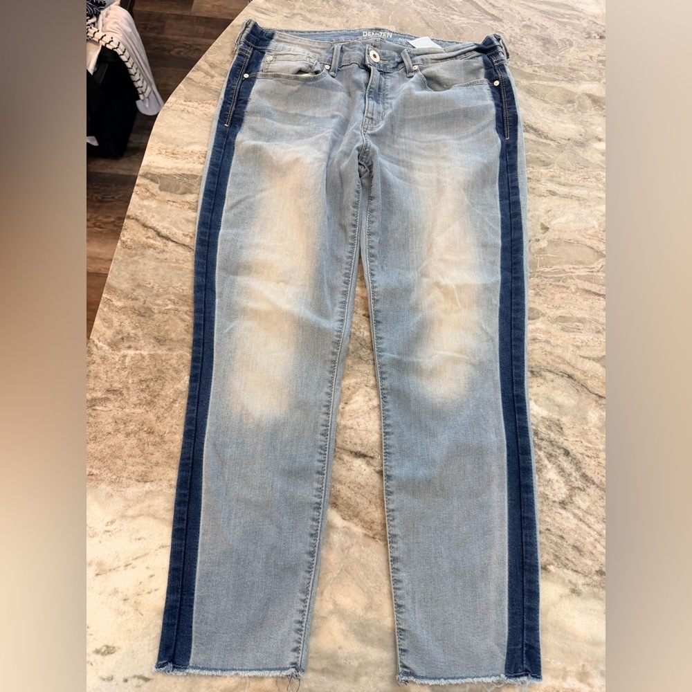 Denizen From Levi’s Boyfriend Jeans Size 13 W31 Light Wash Side Stripe Raw Hem